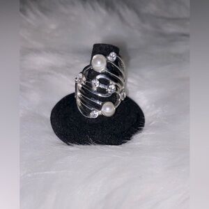🔥 Gorgeous Pearl and Silver ring! Ready to ship!